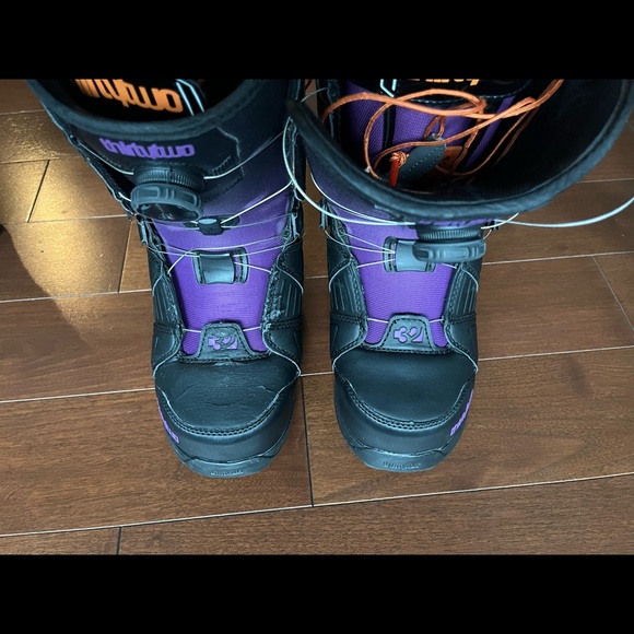 ThirtyTwo Snowboard Boots Size 7.5 double Boa- very good condition - sold - - Picture 2 of 8